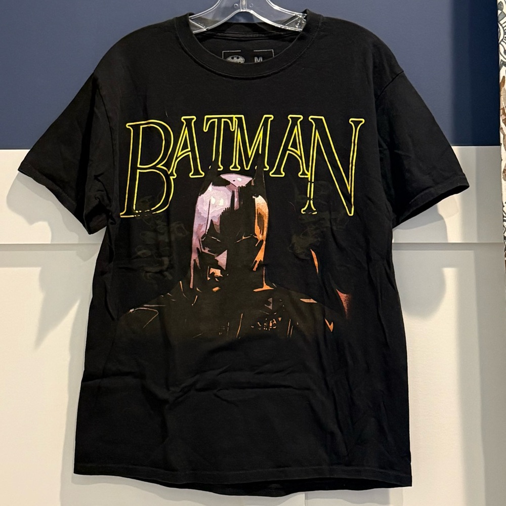 Batman Short Sleeve Tee - Black and Yellow Size M never worn